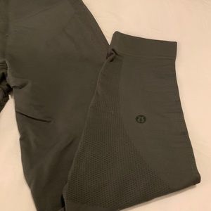 Lululemon Cropped Leggings - Hunter Green